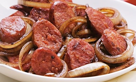 Calabresa Acebolada